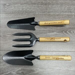 NEW 3 Piece Garden Tool Set Grandma Engraved Gift Set Trowel Fork Transplanter